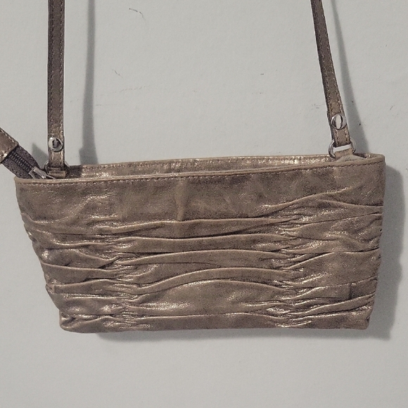 Elegant Tan Shoulder Bag - Picture 4 of 4